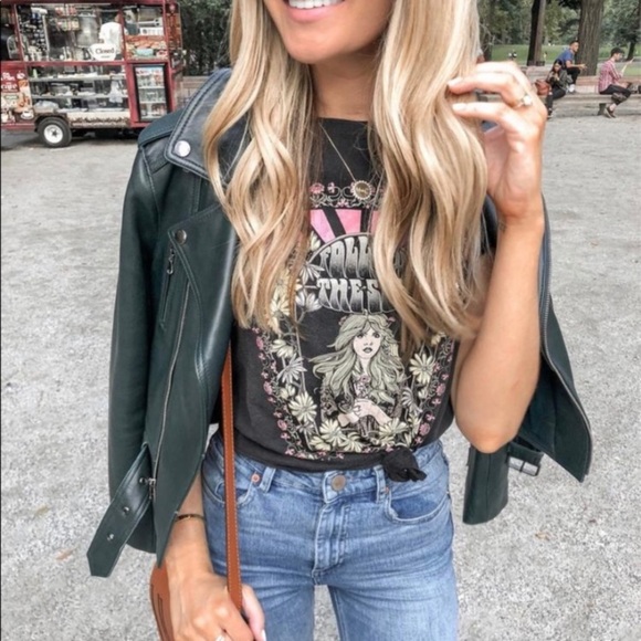 Stevie Nicks Follow The Sun Graphic Tee Shirt NWT - Picture 3 of 9